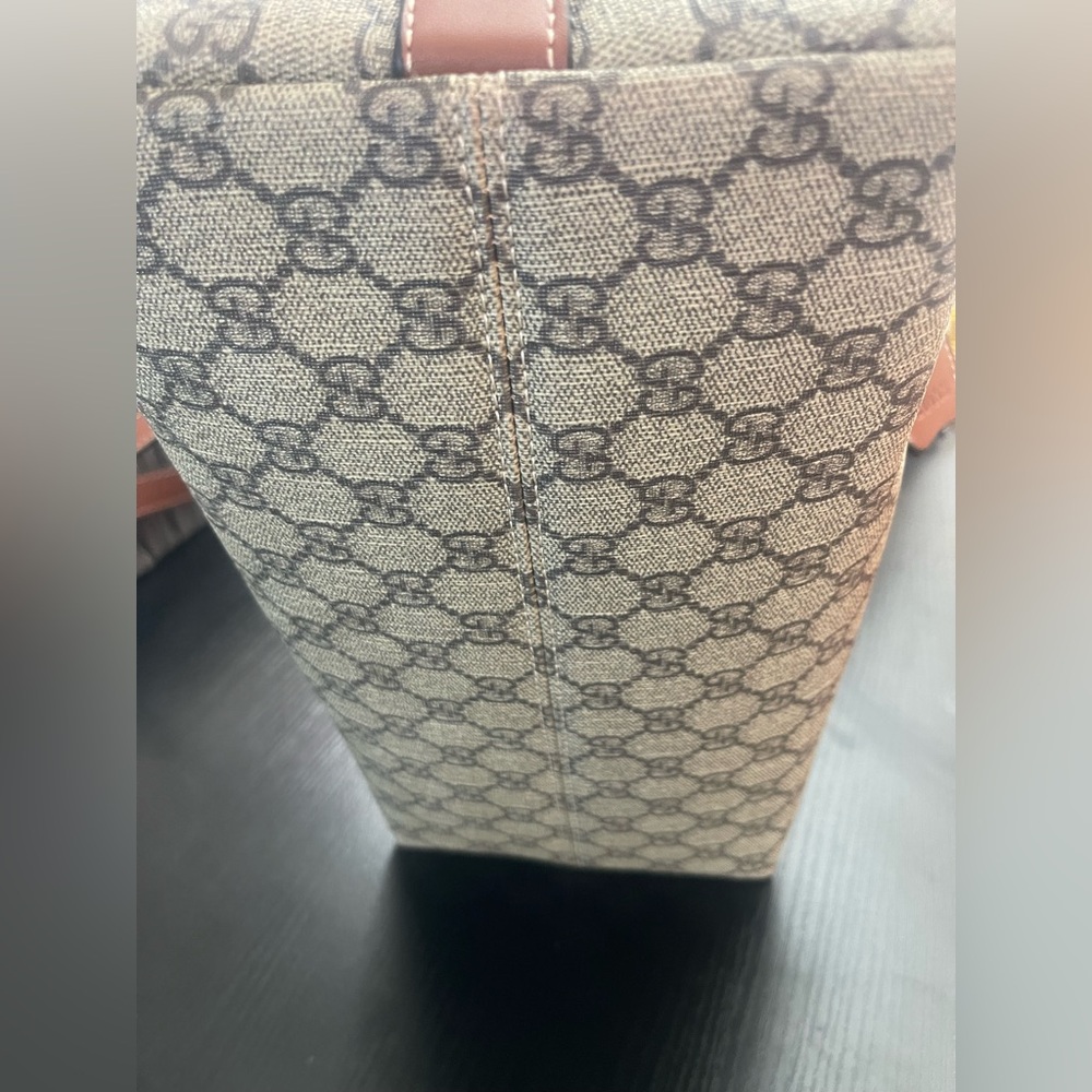 High Quality Padlock Shoulder Bag - Picture 7 of 9